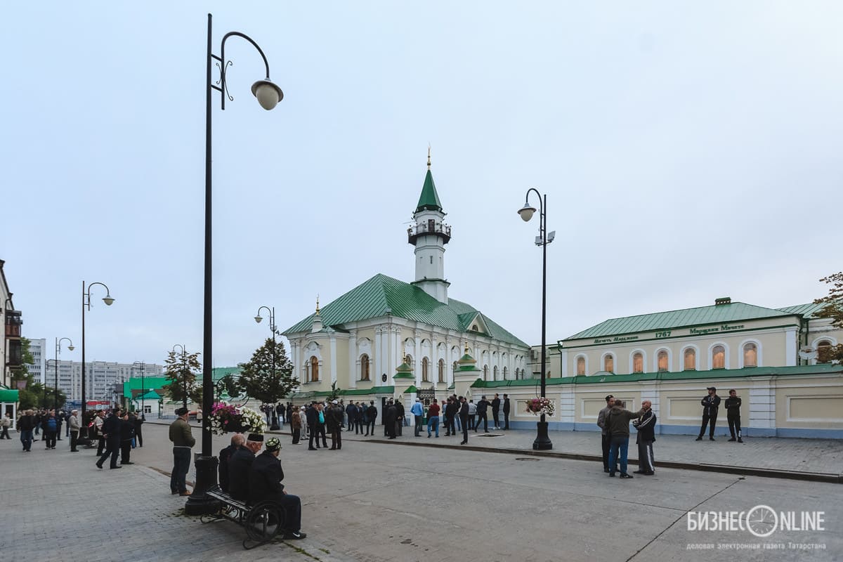 Дорога перед мечетью Марджани Дорога перед мечетью Марджани