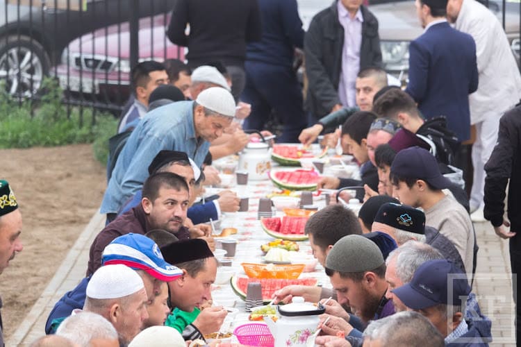 Угощение на Курбан-байрам в Аметьево Угощение на Курбан-байрам в Аметьево